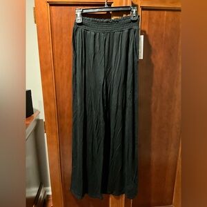 NWT  Threads for Thought Black Wide-Leg Pants Size Medium